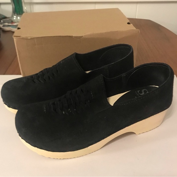 Sven Shoes - NIB Sven Front Weave Closed Back Clog in Black Suede, Size 39 (US 8.5-9)
